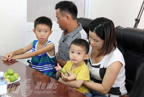 bé Thiện Nhân, chú lính chì, khuyết tật, phẫu thuật, sinh dục, Đà Nẵng, Sản Nhi