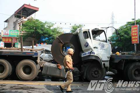 hung thần, cuộn thép lá, TNGT, xe đầu kéo, Hải Phòng, Sở Cảnh sát PCCC Hải Phòng