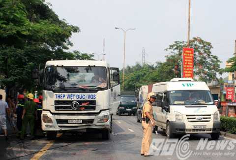 hung thần, cuộn thép lá, TNGT, xe đầu kéo, Hải Phòng, Sở Cảnh sát PCCC Hải Phòng