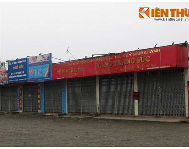 ... xây ki ốt kinh doanh vàng bạc.