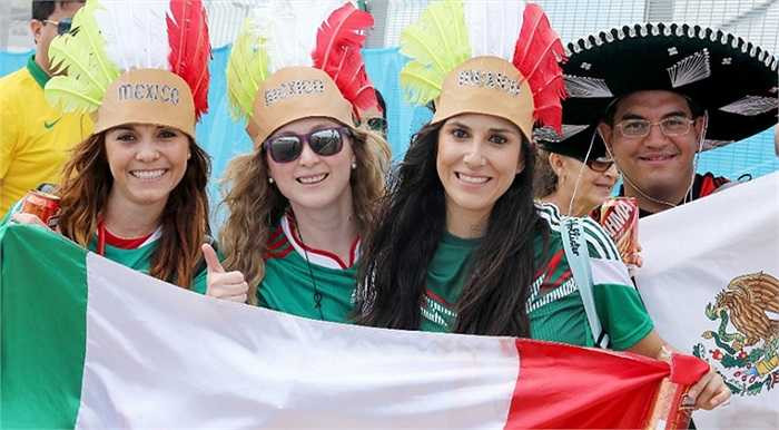 Các CĐV nữ đến từ vùng Concacaf xinh đẹp không kém các CĐV của nước chủ nhà.