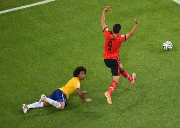 Các cầu thủ Brazil nằng nặc đòi penalty