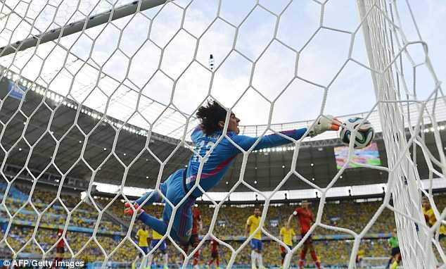 Trận hòa 0-0 của Brazil với Mexico cũng rất hấp dẫn