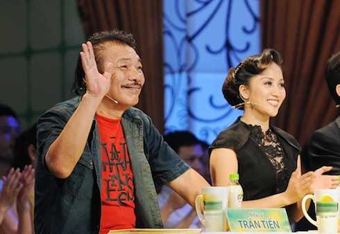 giam khao bi phan doi