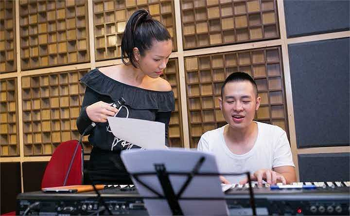 Hoàng Hải và Phương Vy cũng tích cực chuẩn bị cho màn song ca để đem lại cho khán giả một đêm Chung kết tuyệt vời nhất.