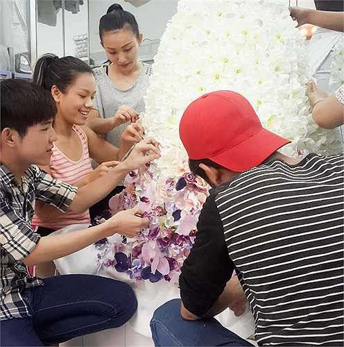 Không những thế, với đêm thi quan trọng sắp tới, FC của Phương Vy cũng dành tặng một món quà đến nữ ca sỹ.