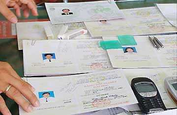 Phá đường dây sản xuất bằng giả 'khủng' ở Hà Nội