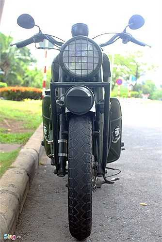 Công việc khó khăn nhất mà anh Nhã gặp phải trong quá trình độ xe không phải vấn đề kỹ thuật mà là việc sưu tầm phụ kiện. Để có được phụ kiện ưng ý, anh phải tìm từ rất nhiều nguồn khác nhau, từ chợ linh kiện xe máy cho đến những mối quan hệ từ bạn bè và những người chung niềm đam mê