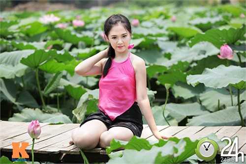 Mặc dù bén duyên với điện ảnh từ nhỏ, lại bận rộn với việc học ở hai trường nhưng Hà Anh không bao giờ sao nhãng việc học ở lớp.