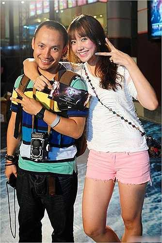 Vượt qua những khác biệt ban đầu, hai người đã gắn bó bên nhau suốt 6 năm và trở thành một trong những cặp đôi được yêu thích nhất trong làng giải trí hiện nay. Người hâm mộ cũng hi vọng sẽ sớm được chứng kiến cái kết ngọt ngào của cặp đôi này.