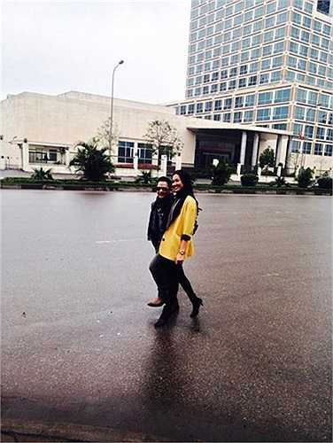 Bằng Kiều – Dương Mỹ Linh Là cặp đôi mới của showbiz Việt, trong khi Bằng Kiều là giọng ca vô cùng được yêu thích cả trong nước lẫn hải ngoại thì Dương Mỹ Linh lại quen mặt với danh hiệu Hoa hậu phụ nữ Việt Nam qua ảnh năm 2006. 