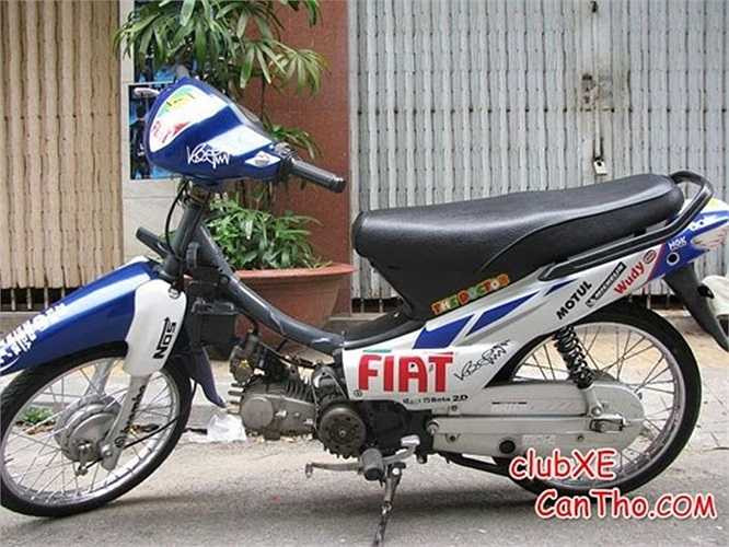 Một xế Wave đua tương tự.