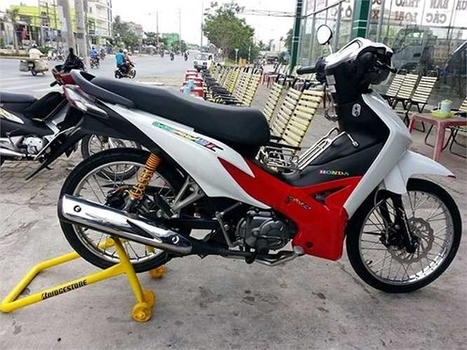 Độ xe Honda Wave là trào lưu không mới ở Việt Nam, nhưng để độ được những chiếc xe thực sự cá tính, độc đáo thì không phải ai cũng làm được.