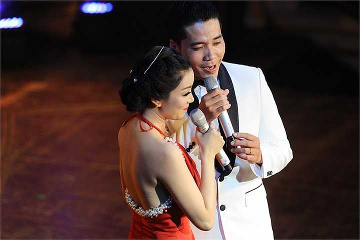 Đây cũng là ca khúc lần đầu được công bố và trình diễn 'Thủa trâm cài'
