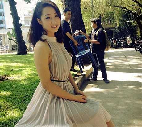 Năm 2012, Thùy Linh tham gia cuộc thi Hoa khôi thể thao Việt Nam và giành giải thí sinh tài năng. Cô gái đa tài này còn tiếp tục ghi dấu ấn khi bắt cặp cùng ca sĩ Hoàng Hải trong cuộc thi Cặp đôi hoàn hảo.