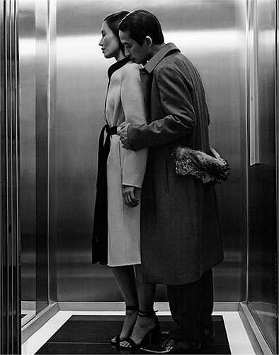 Vợ chồng đạo diễn Trần Anh Hùng được mời chụp hình cho tạp chí thời trang Dmoda của Italy số mới nhất.