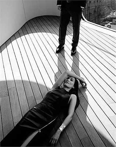 Đã từ lâu Trần Nữ Yên Khê không xuất hiện trong phim của chồng. Trong tác phẩm mới đây nhất của Trần Anh Hùng là phim 'Rừng Na Uy' (năm 2010), vợ anh không góp mặt trong dàn diễn viên nhưng tham gia với vai trò Thiết kế trang phục.