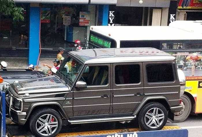 Chiếc Mercedes G63 AMG thứ 3 tại Hà Nội có màu cafe lạ mắt.