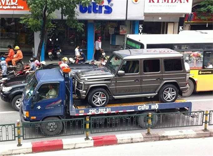 Với giá mỗi xe lên tới hơn 7 tỷ đồng. Hiện đại gia Hà Nội đã chi tới hơn 20 tỷ để tậu mẫu xe SUV đắt giá của Mercedes-Benz.