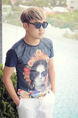 Với anh, showbiz vẫn là một cuộc chơi, anh bình thản đón nhận nó, chơi một cách vui vẻ, hiền hòa, không nóng vội.