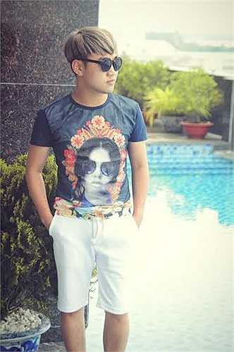 Mới đây, anh đã thực hiện bộ hình với phong cách mùa hè, trẻ trung. 