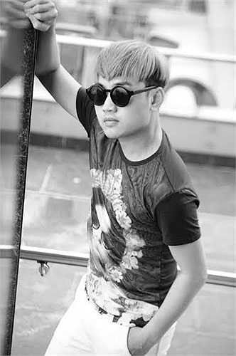 Sau khi hoàn thành vai diễn của mình, anh sẽ lên đường bay sang Canada để diễn một tour 3 thành phố phục vụ kiểu bào của mình vào trung tuần tháng 7. 