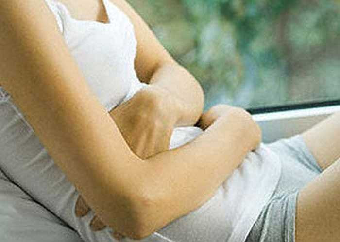 Chứng khó tiêu: Trộn 2 muỗng canh giấm và ½ muỗng canh trà xanh rồi cho vào bình nước, đun sôi, để nguội rồi uống. Bạn có thể sử dụng trà bạc hà vì nó hỗ trợ tiêu hóa rất tốt và cũng rất có lợi dạ dày yếu.