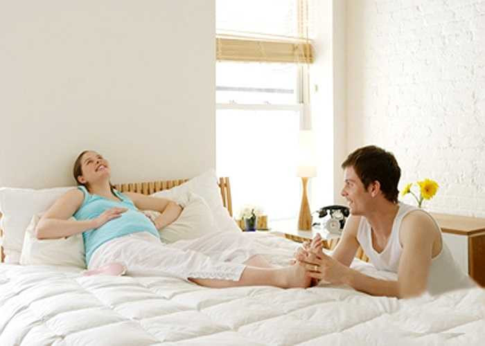 Trị ốm nghén: Phụ nữ mang thai cũng có thể pha 1 muỗng cà phê mật ong, 1 muỗng cà phê giấm táo với 1 ly nước rồi uống để trị ốm nghén.