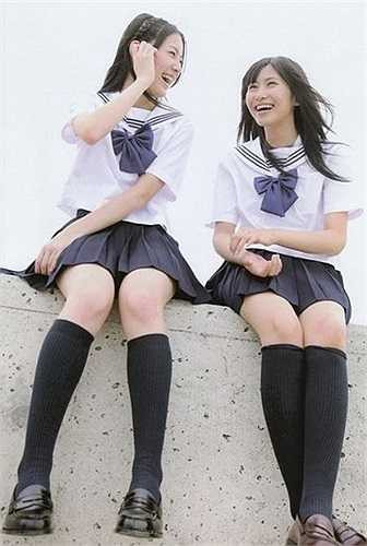 Màu sắc của chúng cũng đã thay đổi ít nhiều, đa dạng hơn với xanh thủy quân, xanh lá cây sáng, ghi , trắng và đen. 