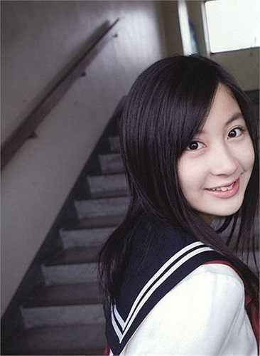 Hiện nay, kiểu đồng phục này được các thanh niên thay đổi một chút, những chiếc nơ trước cổ có thể biến thành chiếc cà vạt hoặc dây đeo cổ.