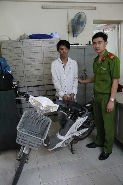 Cảnh sát giao thông Sài Gòn liên tiếp bắt cướp