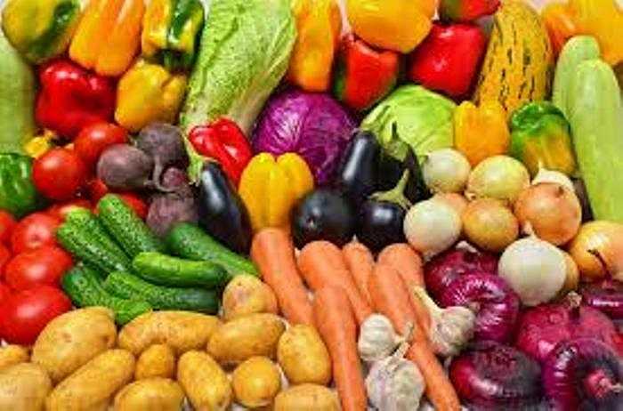 Quy trình trồng rau an toàn vẫn được phép dùng thuốc bảo vệ thực vật miễn là loại nằm trong danh mục cho phép, dùng đúng cách và đảm bảo thời gian cách ly. 