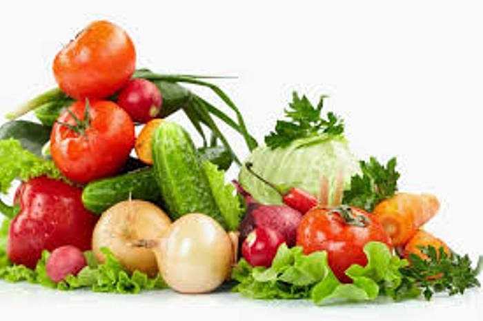 Ngoài việc phân biệt bằng mắt còn cần tìm đến những điểm bán rau an toàn có giấy phép. 