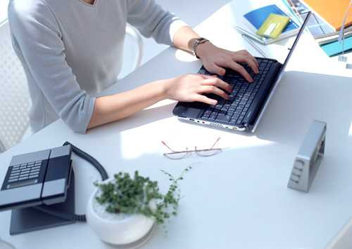 Mẹo phong thủy bàn làm việc giúp bạn tăng lương