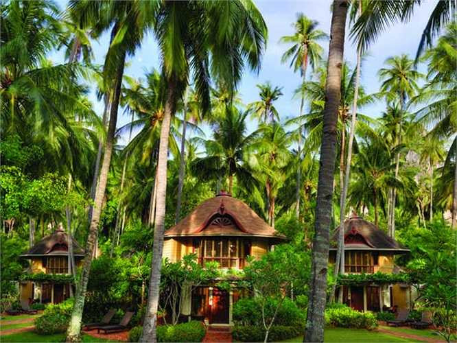 2. Rayavadee Hotel ở Ao-Nang, tỉnh Krabi, Thái Lan: Tọa lạc ven Công viên Quốc gia Biển Krabi, khách sạn Rayavadee có 98 nhà lớn và 4 biệt thự. 