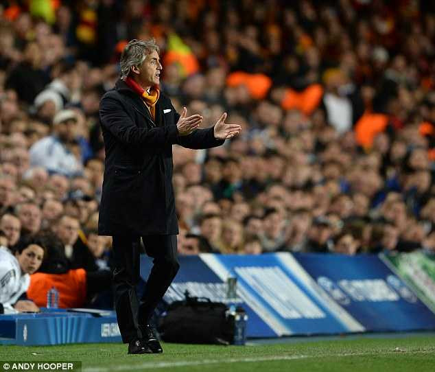 Roberto Mancini bị đẩy ra đường vì không thể thành công tại Champions League