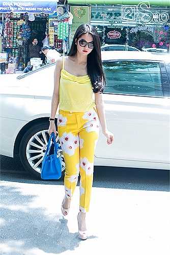 Thu nhập từ cửa hàng thời trang của cô lên tới hai tỷ mỗi tháng.