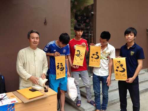 Sinh viên kêu gọi hiến máu vì cộng đồng