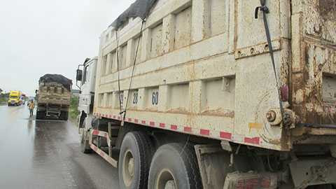 Xe cơi nới vẫn bon bon trên đường