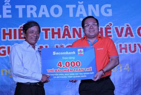 ngư dân, thẻ bảo hiểm, Lý Sơn, bám biển, học bổng, trao tặng