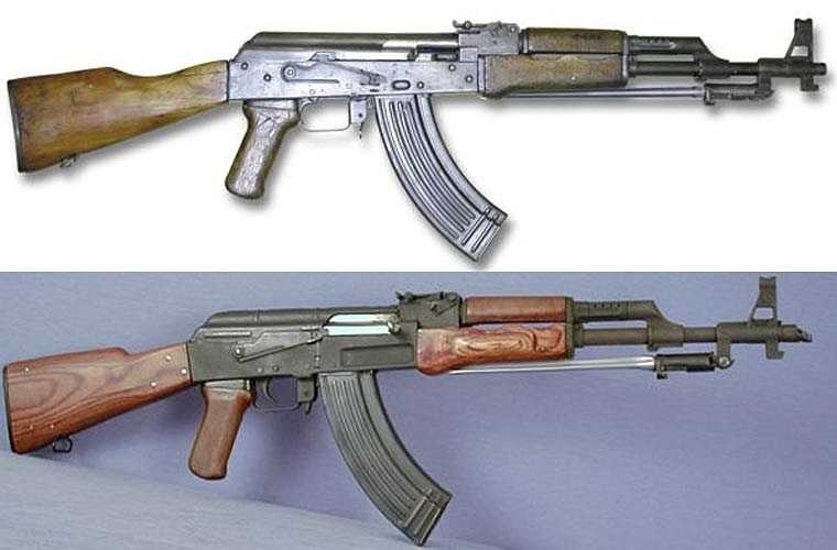 Trong ảnh là mẫu Type 56 do Trung Quốc sản xuất dựa trên AK-47 và AMK. Điểm khác biệt là phía Trung Quốc bổ sung thêm lưỡi lê gắn sẵn và gập vào được. Ngoài lưỡi lê thì Type-56 không có khác biệt nào so với AK-47 và AKM nguyên bản từ Liên Xô.