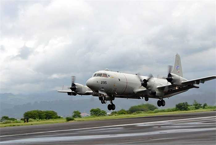 Máy bay của Hải quân tham gia tập trận