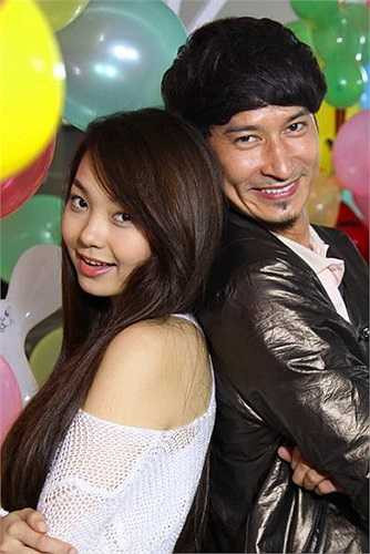 Minh Hằng không khỏi hồi hộp và choáng ngợp trước những nụ hôn điêu luyện, thậm chí 'ngấu nghiến' của Huy Khánh