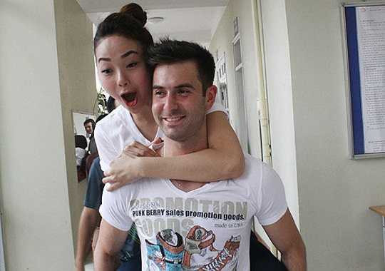 Suốt 3 tháng tham gia chương trình, cả hai gần như gặp nhau 24/24 trong các buổi tập luyện, ăn uống, ngủ nghỉ.