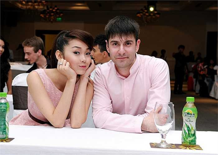 Luyến tiếc chia tay sau ba tháng gắn bó, Minh Hằng đã khóc sụt sùi và ôm chặt Atanas ngay tại sân bay khi tiễn người bạn ngoại quốc về nước.