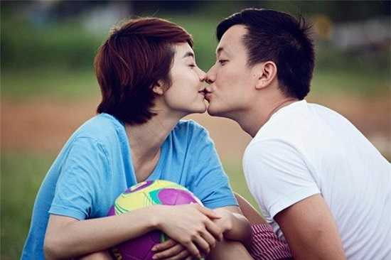 Gặp lại trong phim Vừa đi vừa khóc, Lương Mạnh Hải và Minh Hằng đã nhanh chóng ghi điểm bởi nét đáng yêu, gần gũi của hai nhân vật