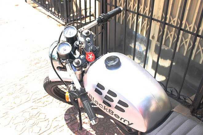 Anh đã từng dùng qua rất nhiều dòng máy của 'Dâu đen' và hiện đang sử dụng một chiếc Q10.