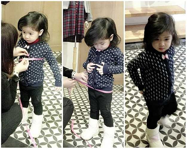 Từ khi sinh con, vì muốn nàng công chúa nhỏ tránh xa sự tò mò của dư luận, Lưu Hương Giang - Hồ Hoài Anh chưa bao giờ khoe con gái trên mặt báo, luôn giấu kín hình ảnh. 