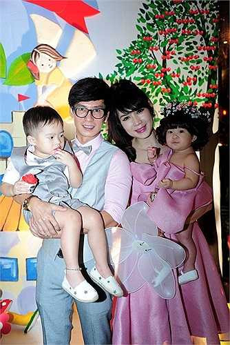 Cả nhà luôn nở nụ cười hạnh phúc.