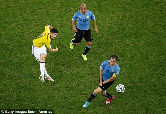 Thần đồng James Rodriguez đưa Colombia vào tứ kết
